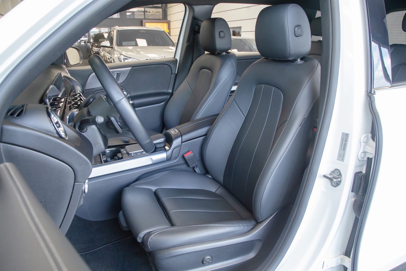 Mercedes-Benz GLB180