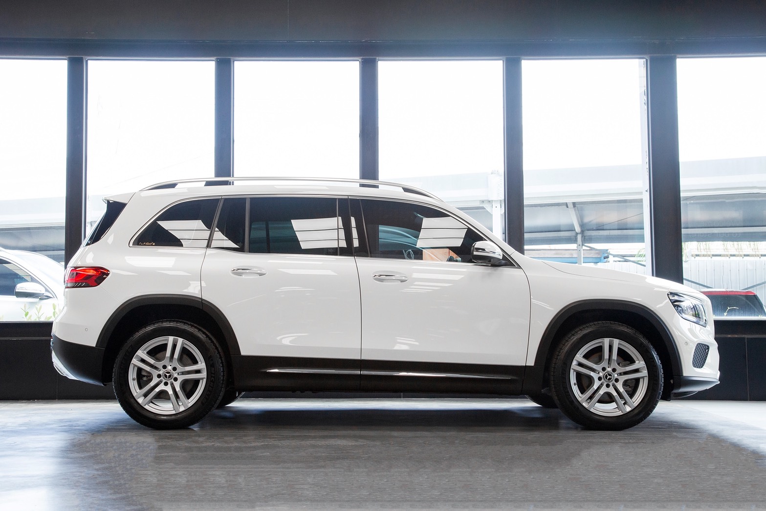 Mercedes-Benz GLB180