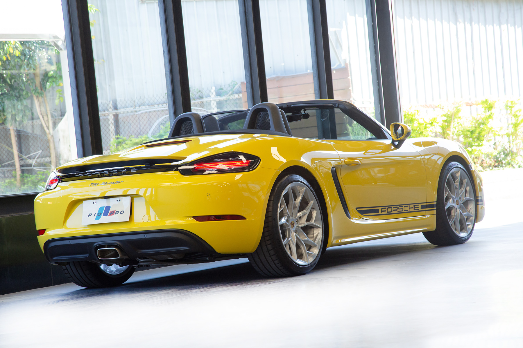 Porsche 718 Boxster