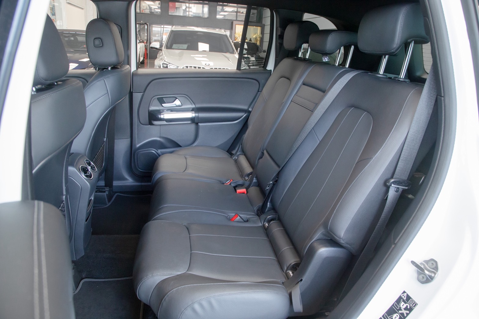 Mercedes-Benz GLB180