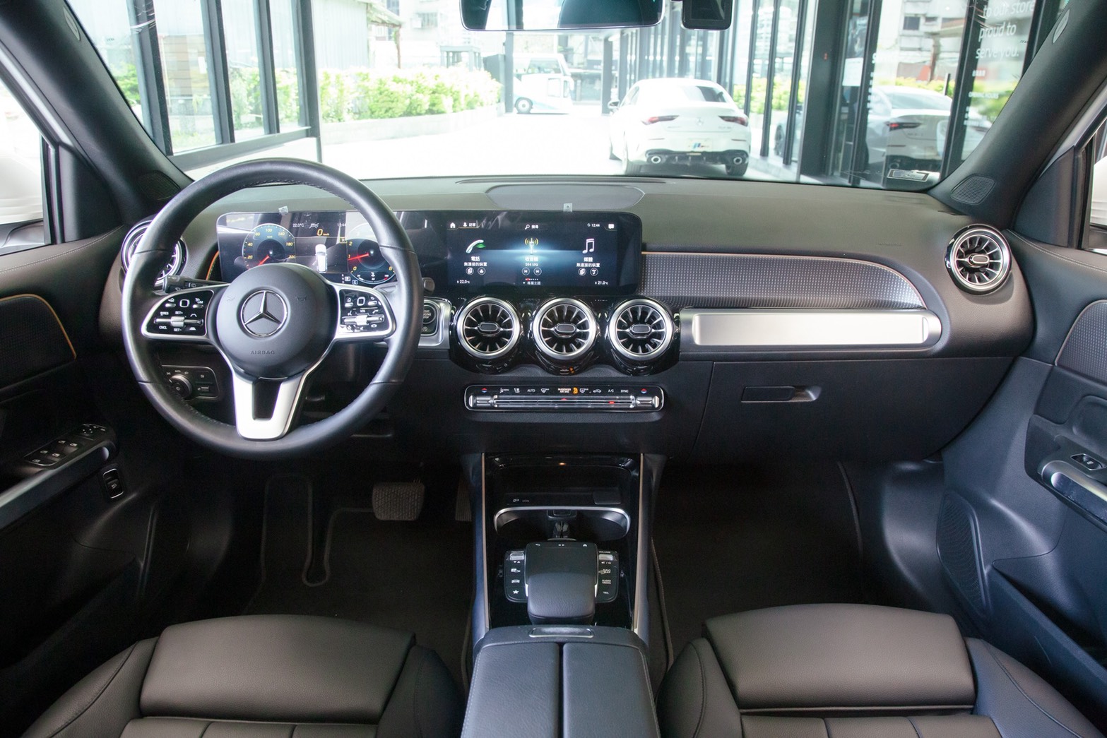 Mercedes-Benz GLB180