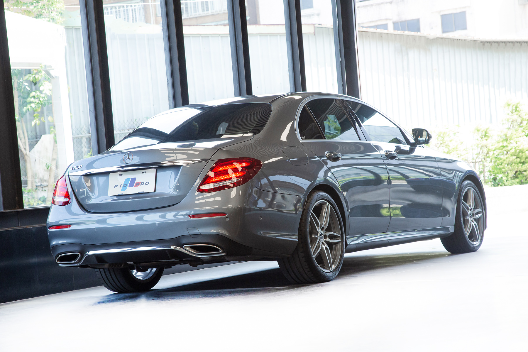 Mercedes-Benz E250 AMG