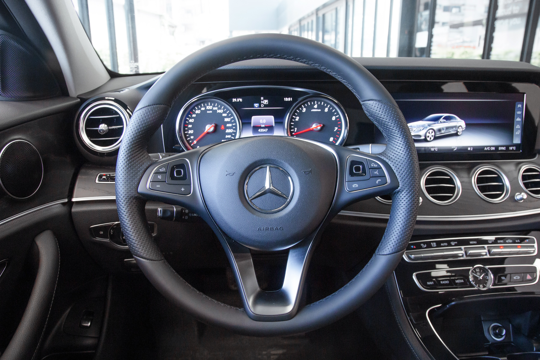 Mercedes-Benz E250 AMG