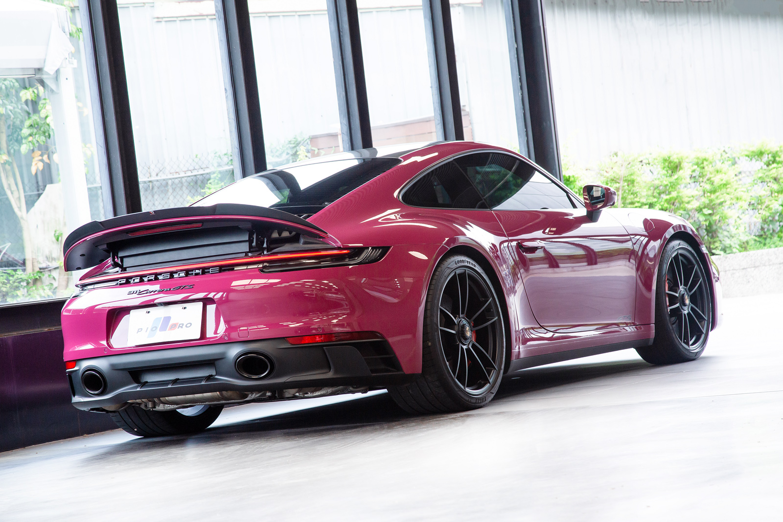 Porsche 911 Carrera GTS