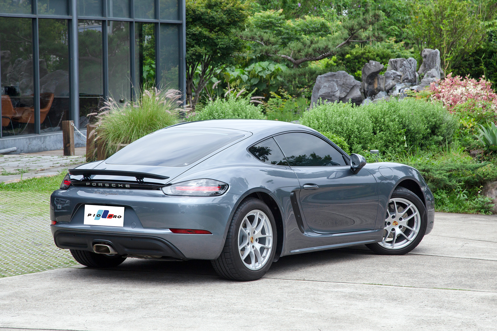 Porsche 718 Cayman