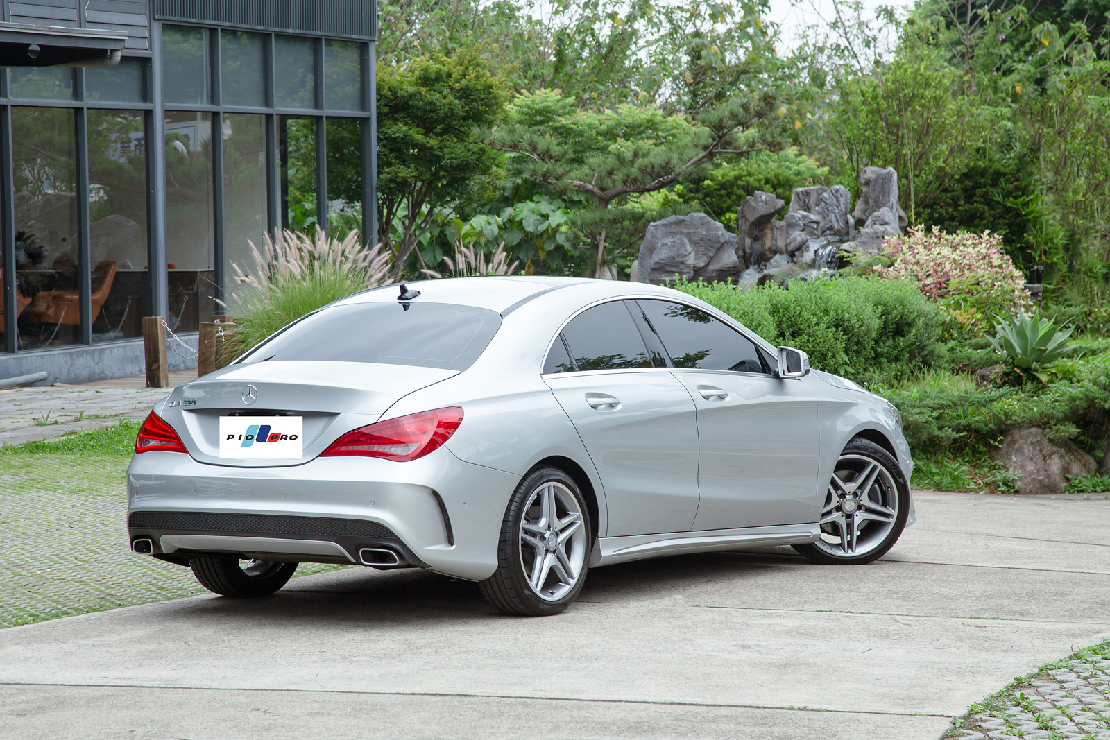 Mercedes-Benz CLA250 AMG