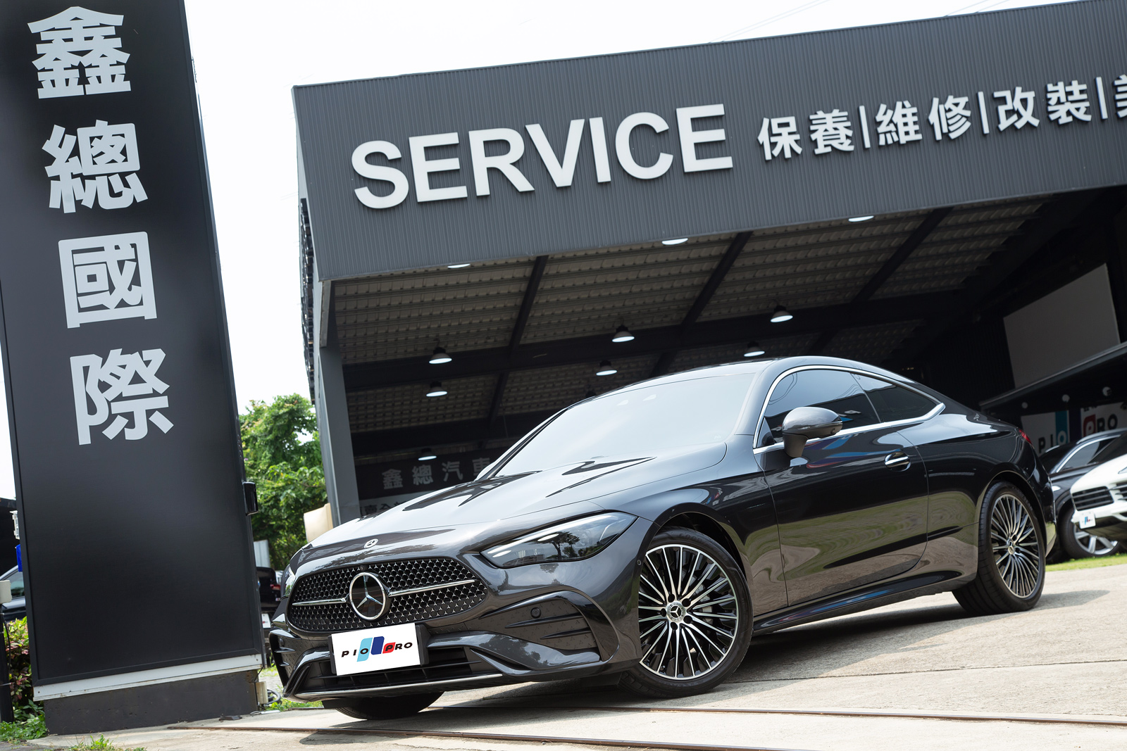 Mercedes-Benz 300
