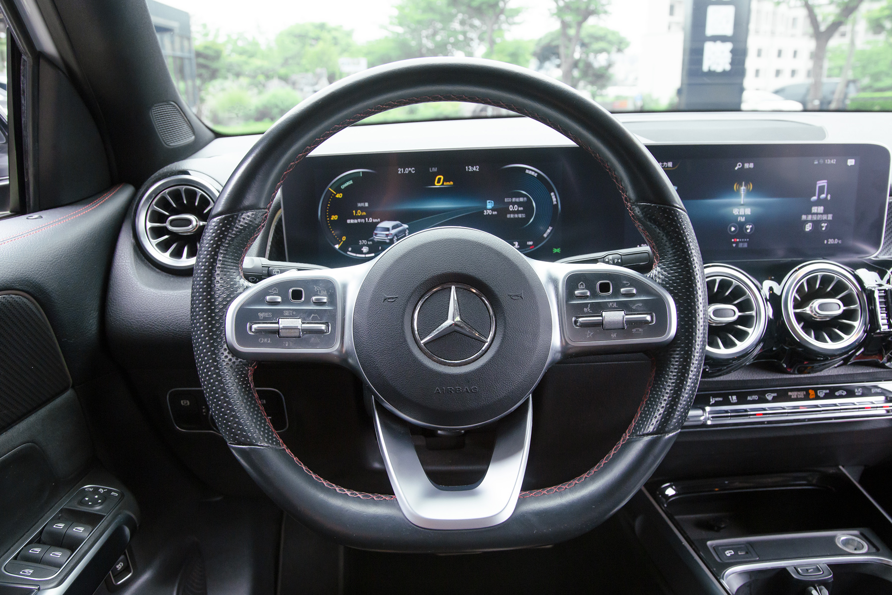 Mercedes-Benz GLB200