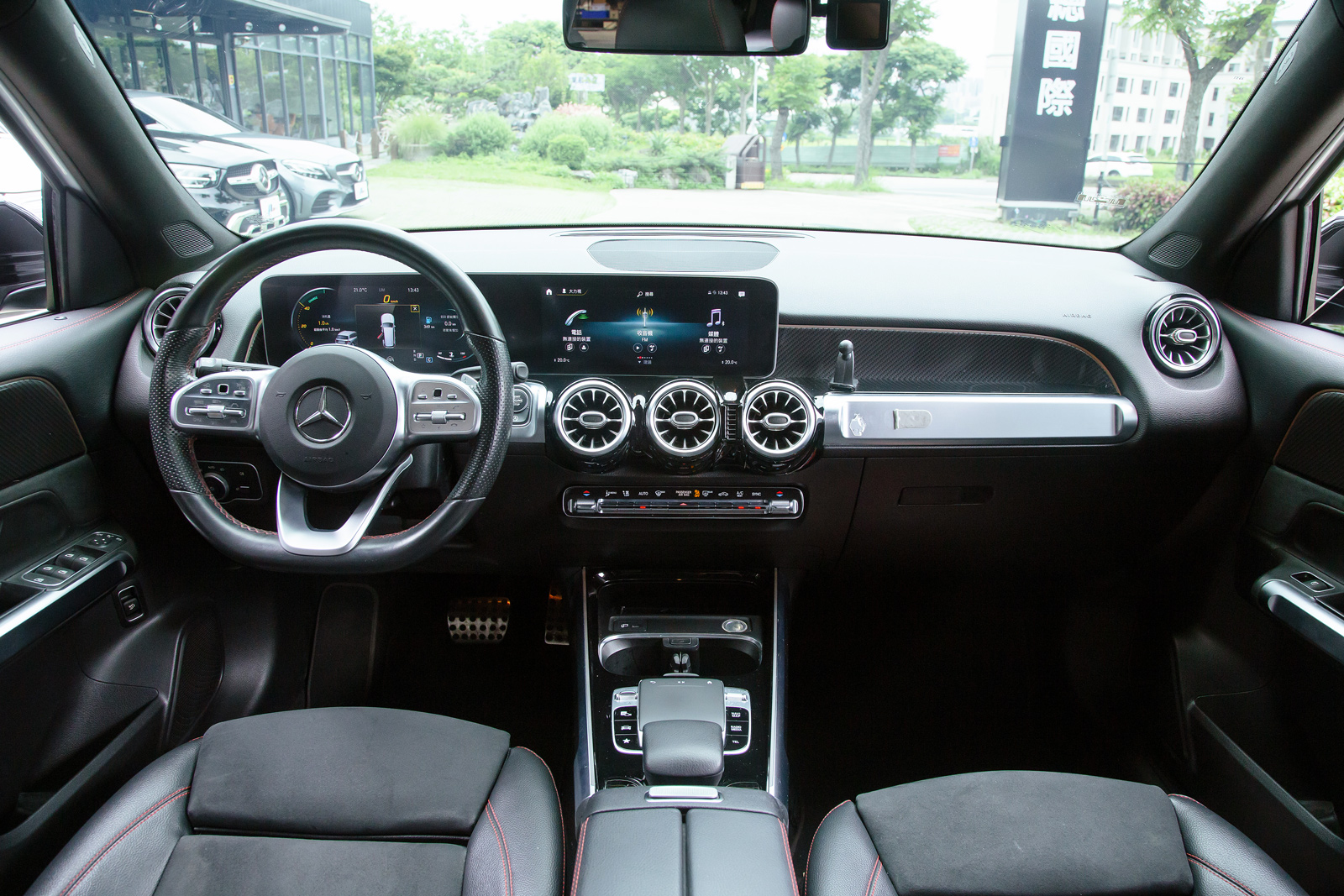Mercedes-Benz GLB200