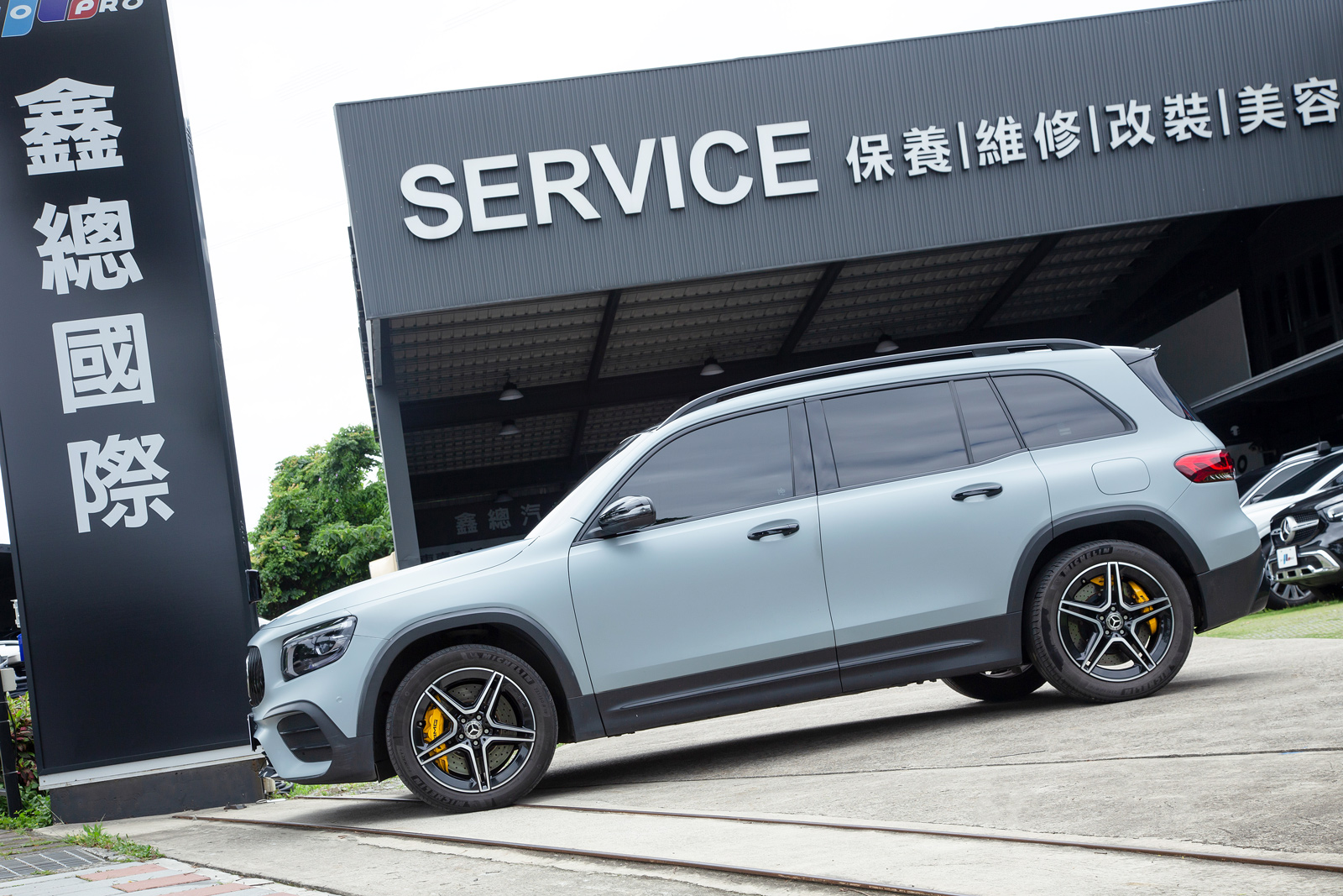 Mercedes-Benz GLB200