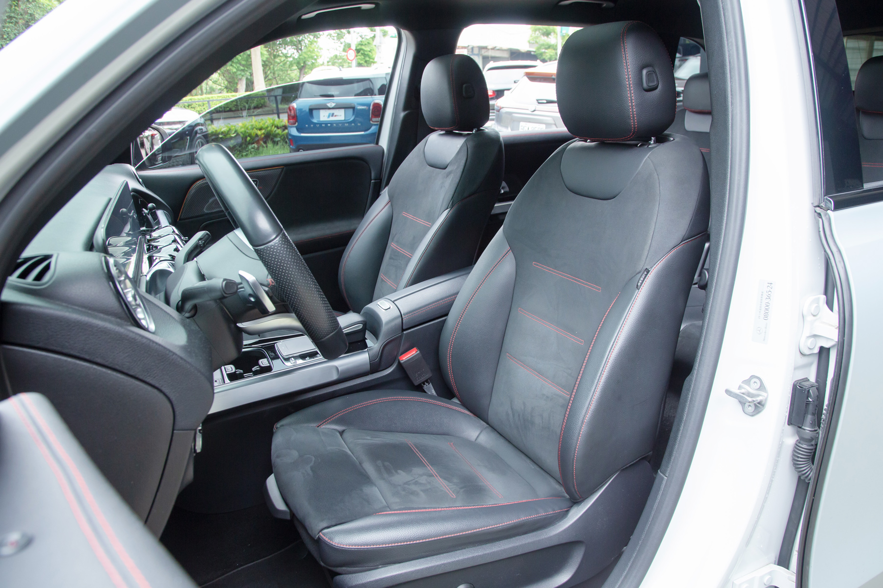 Mercedes-Benz GLB200