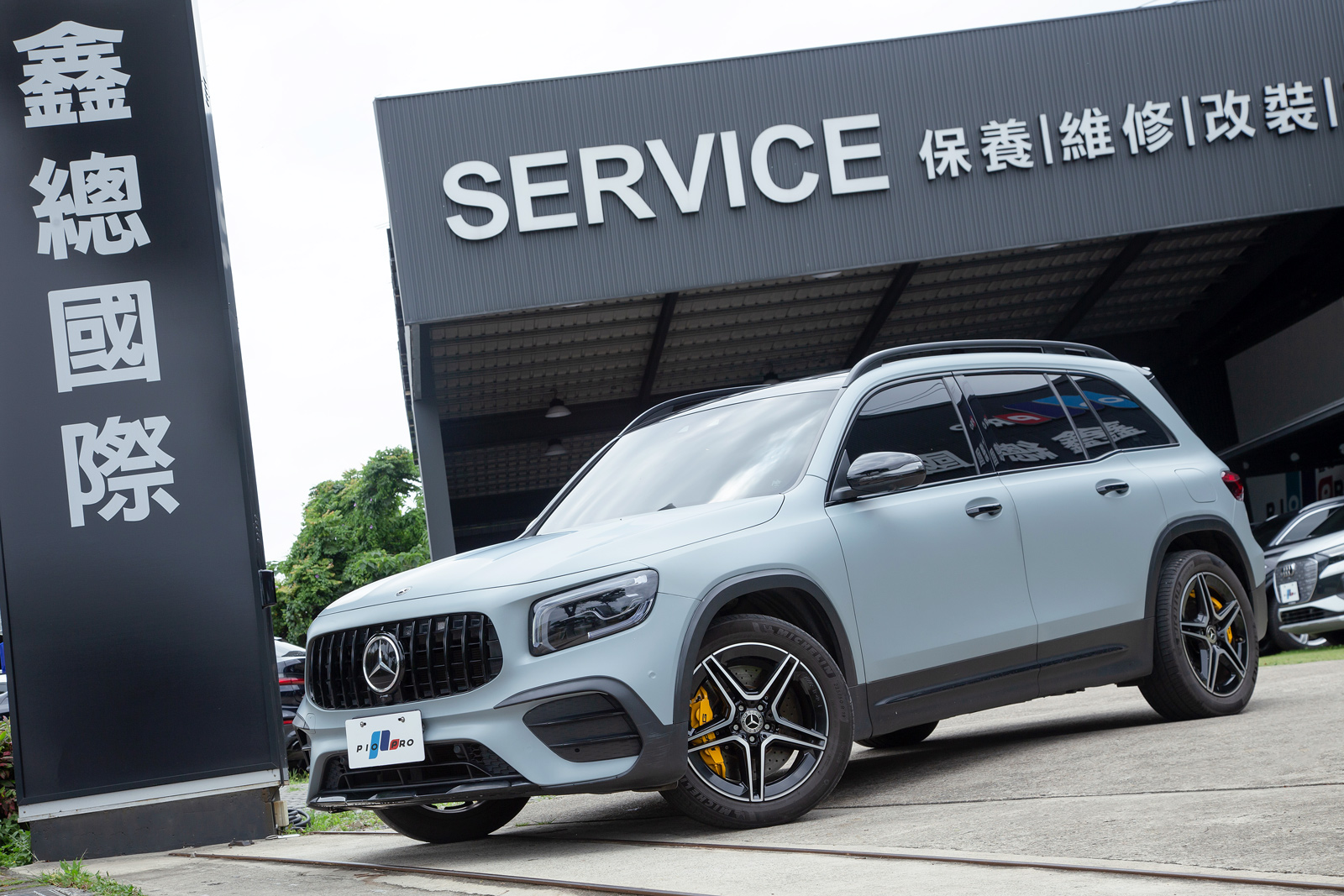 Mercedes-Benz GLB200