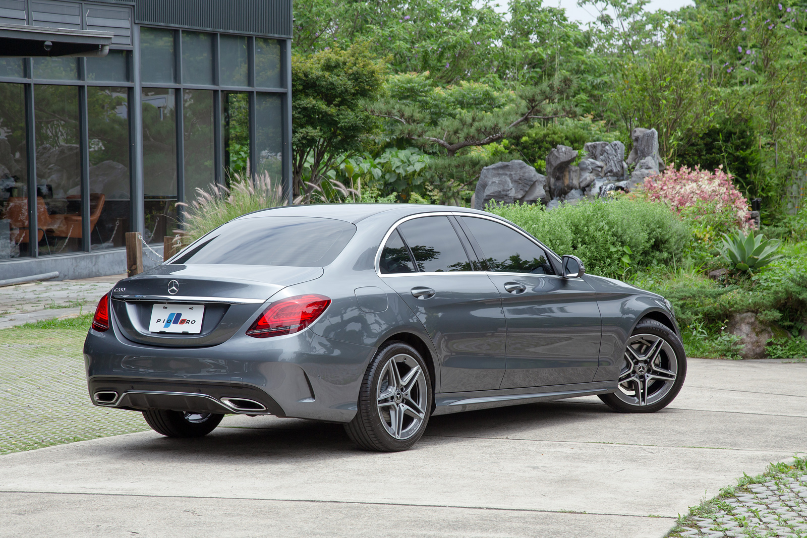 Mercedes-Benz C200