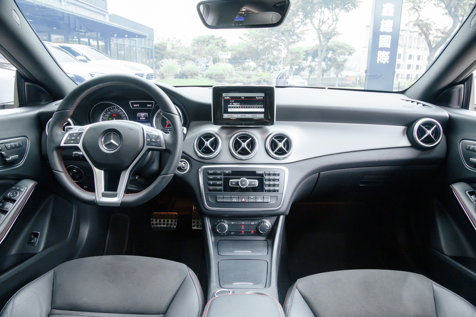 Mercedes-Benz CLA250 AMG