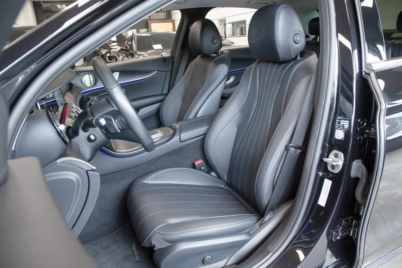 Mercedes-Benz E200
