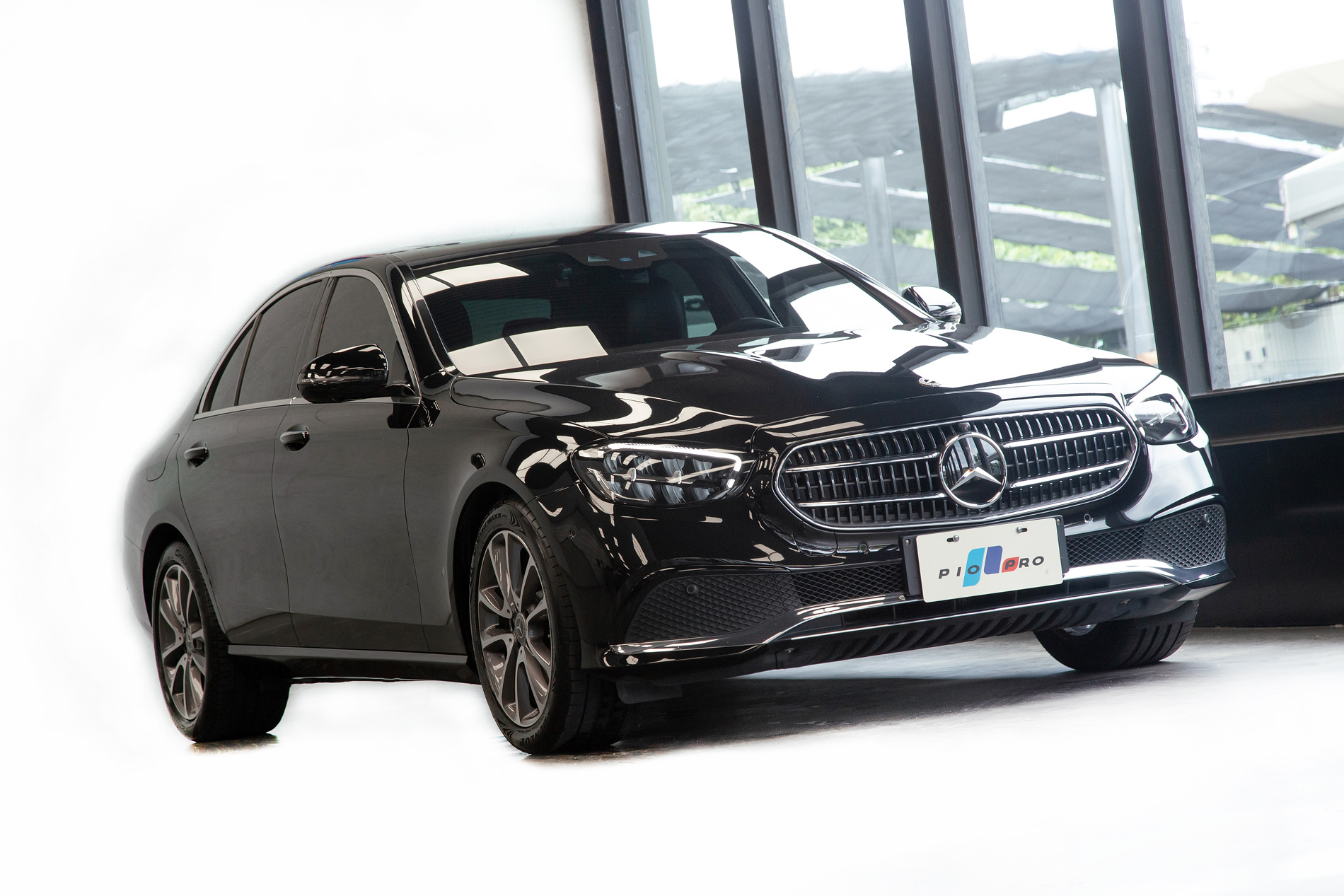Mercedes-Benz E200