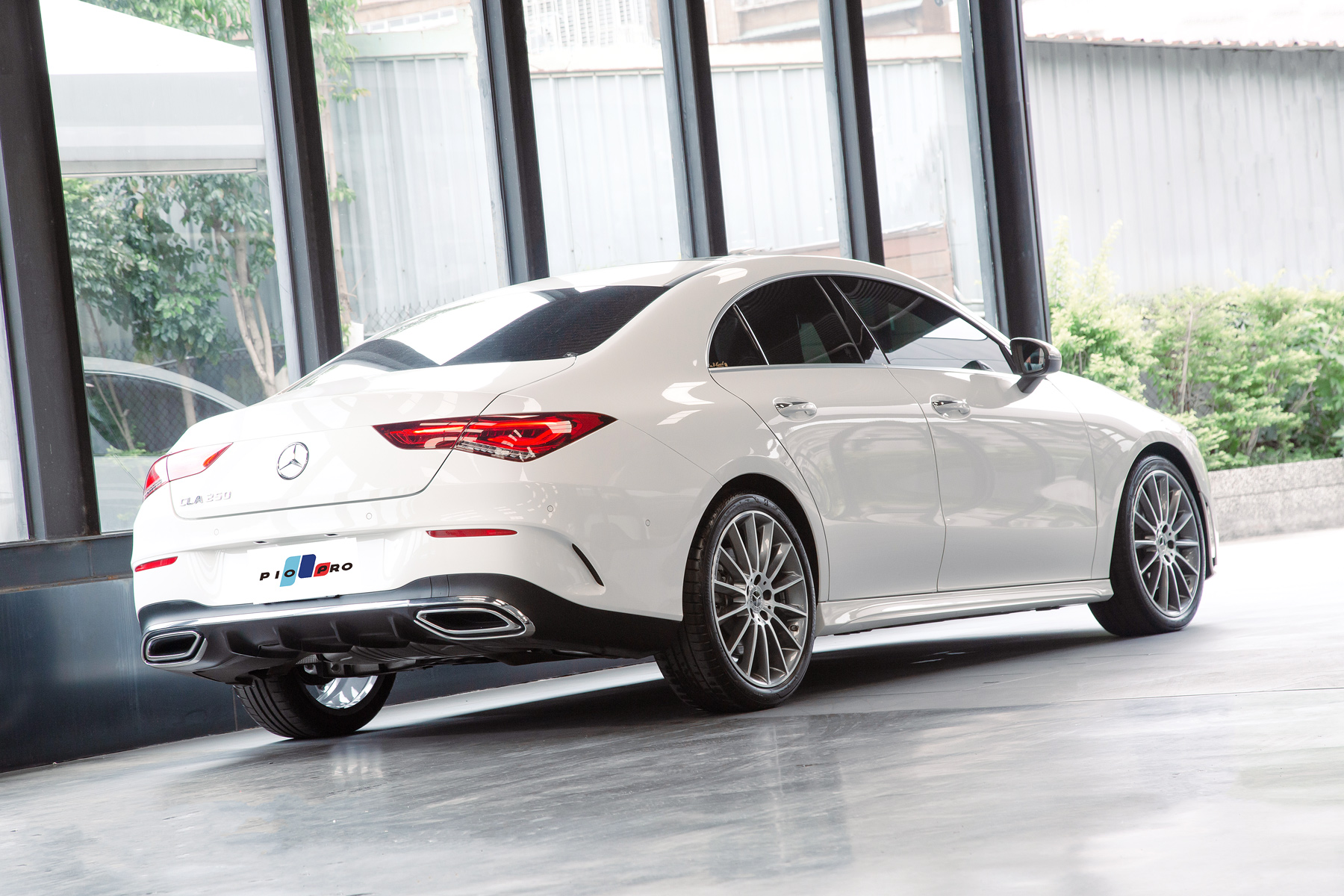 Mercedes-Benz CLA250