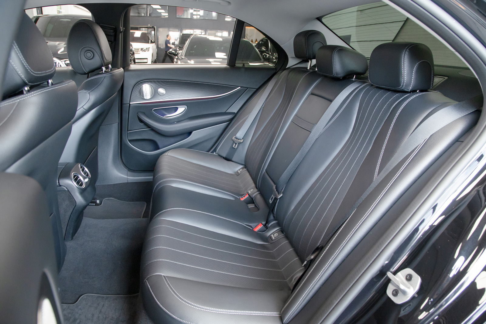 Mercedes-Benz E200