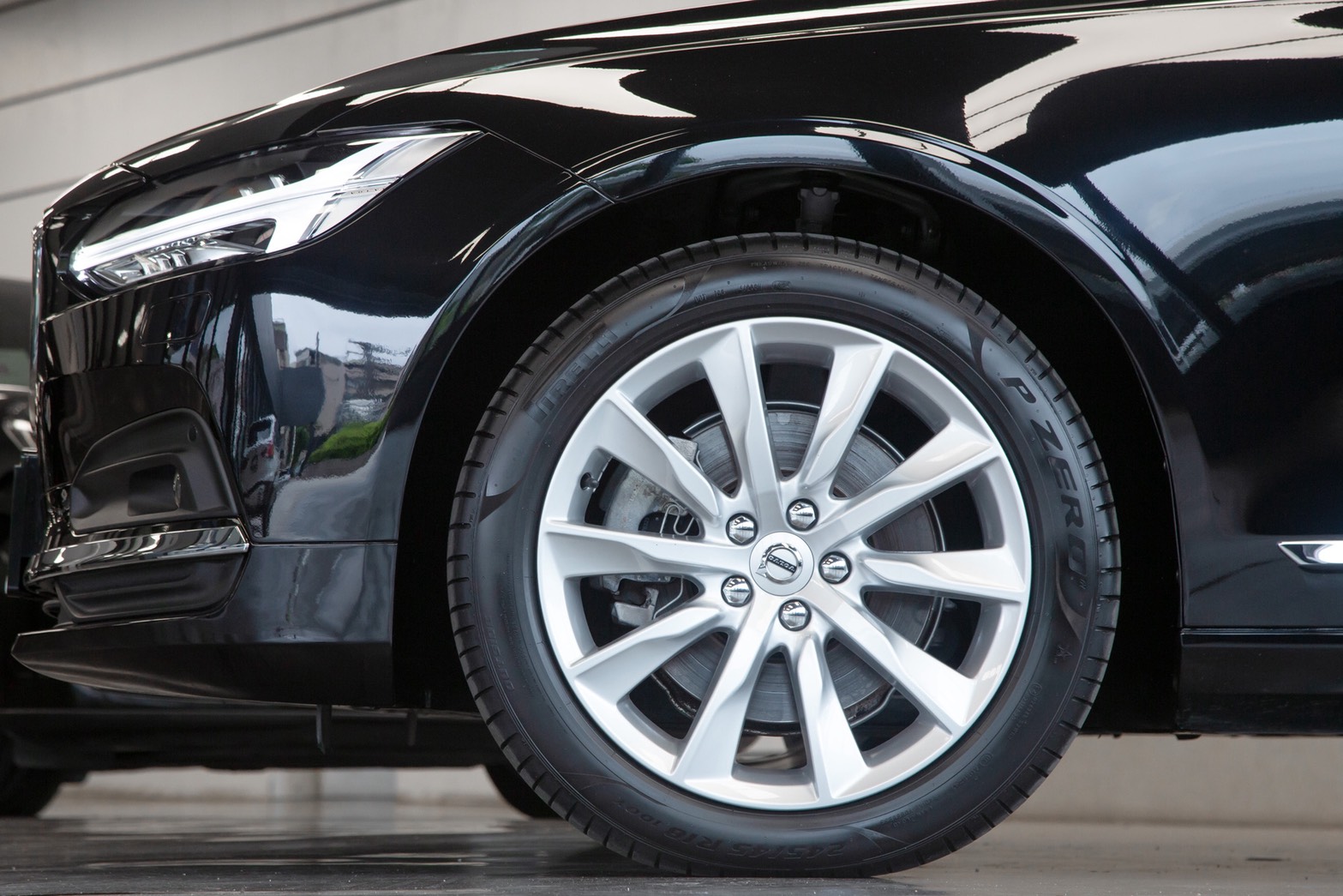 Volvo S90
