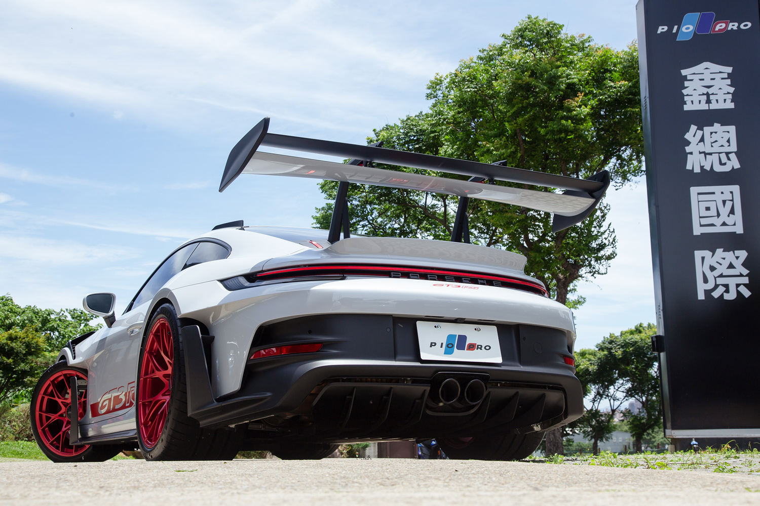 Porsche 911