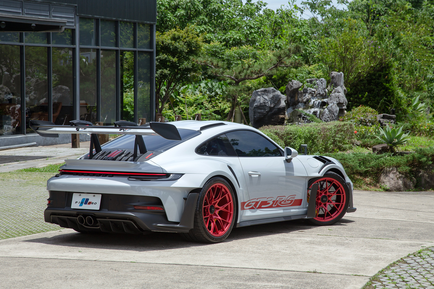 Porsche 911