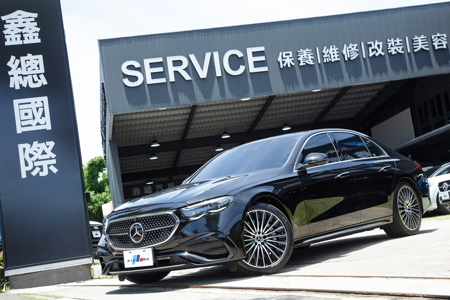 Mercedes-Benz E300