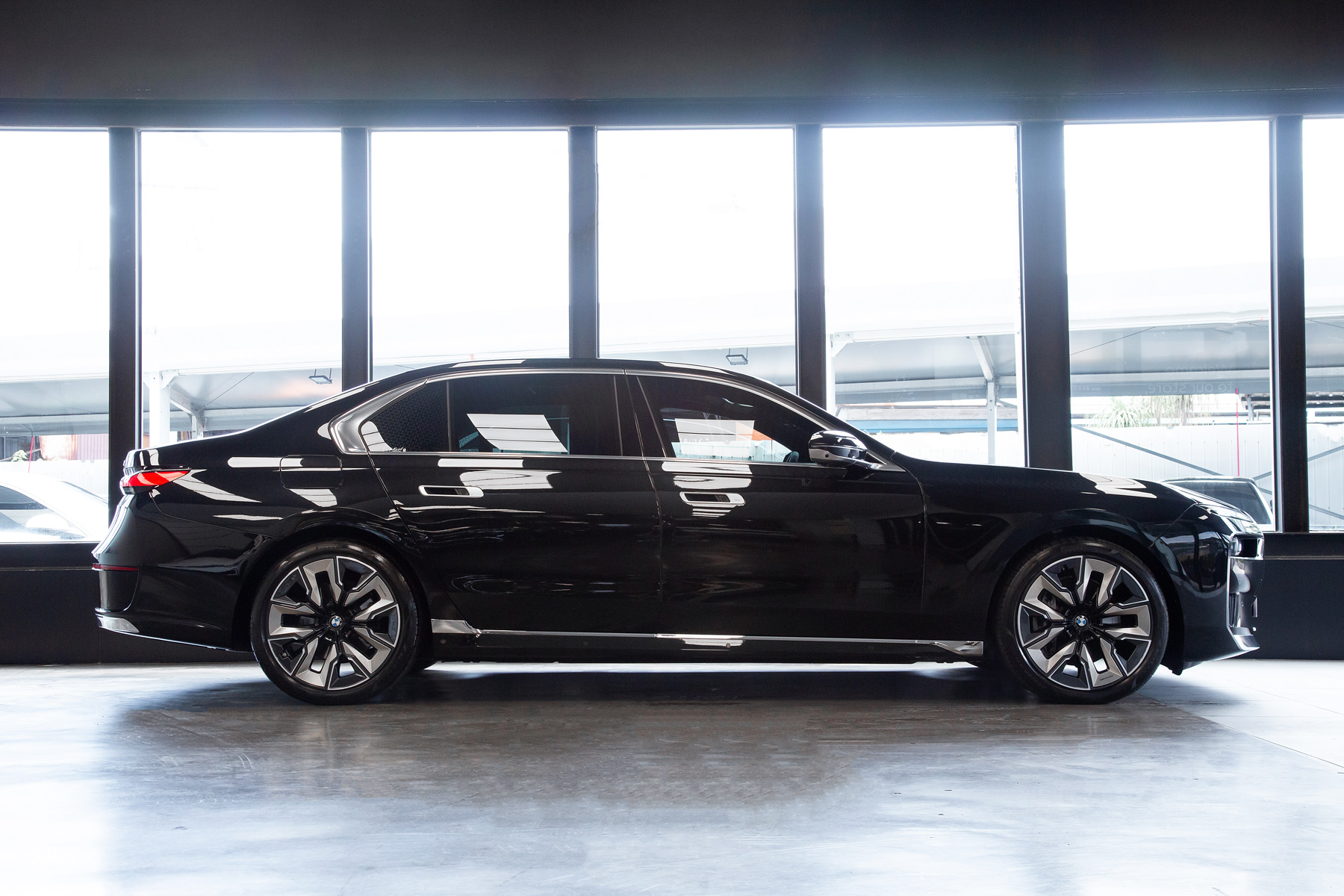 BMW 740i