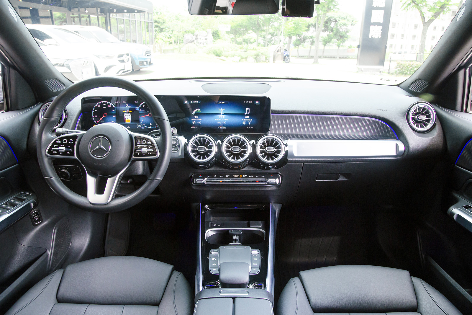 Mercedes-Benz GLB180