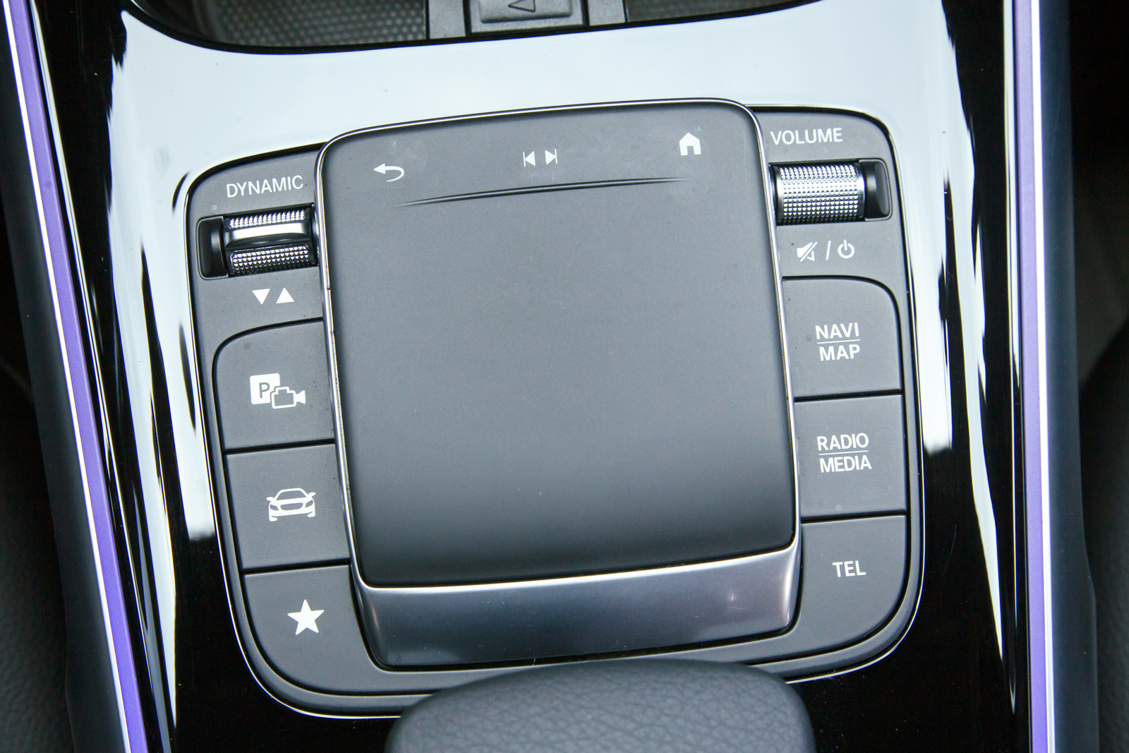 Mercedes-Benz GLB180