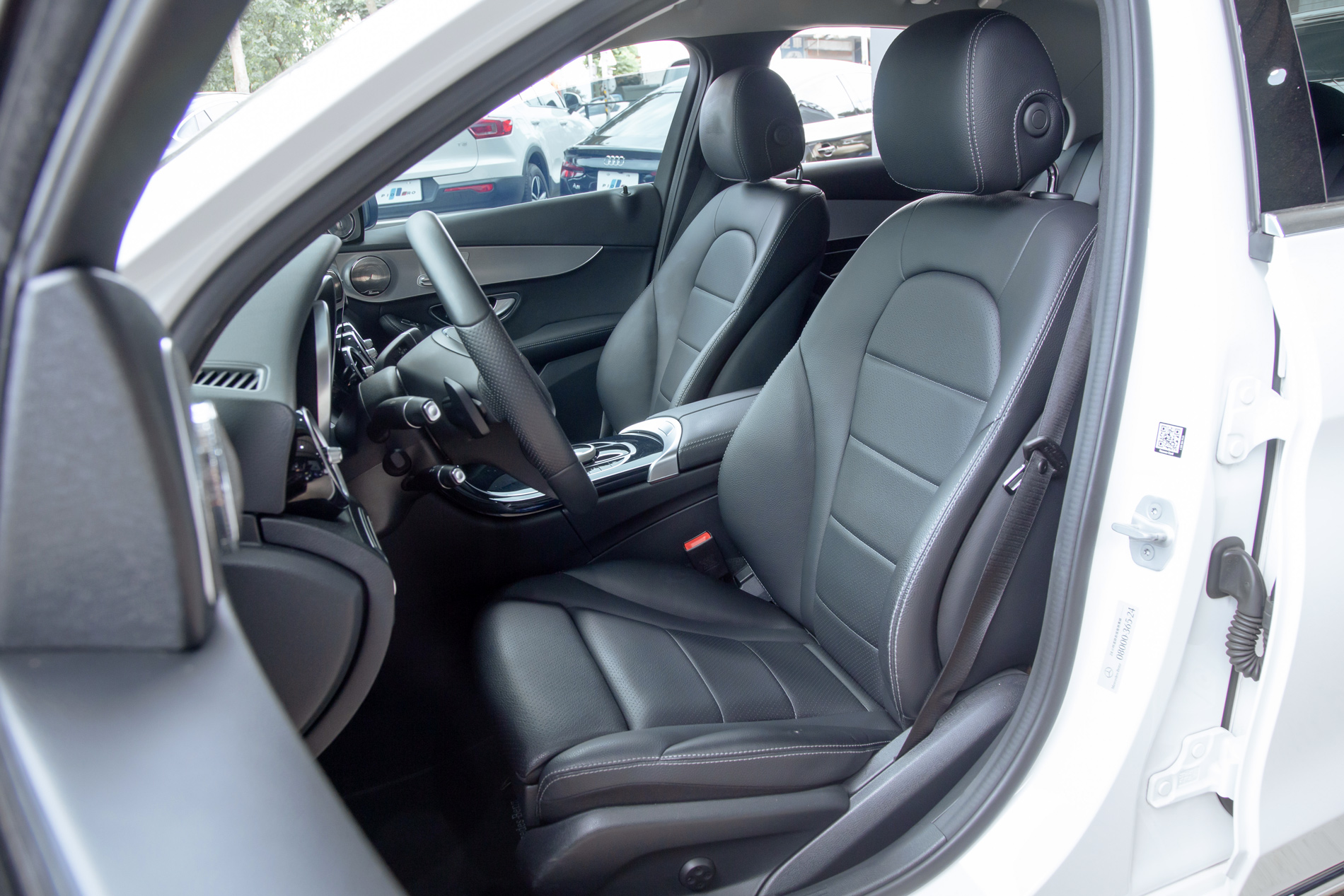 Mercedes-Benz C200