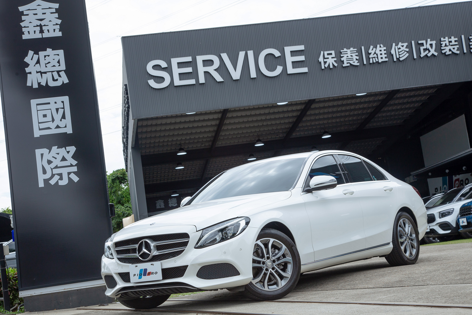 Mercedes-Benz C200