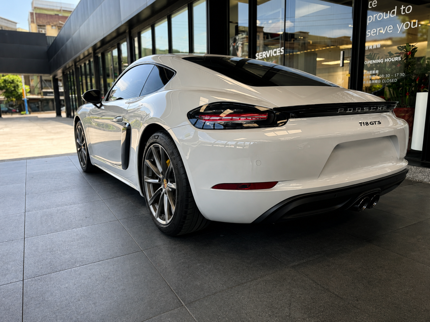 Porsche 718 Cayman