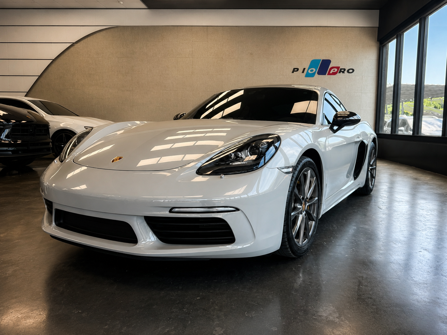 718 Cayman