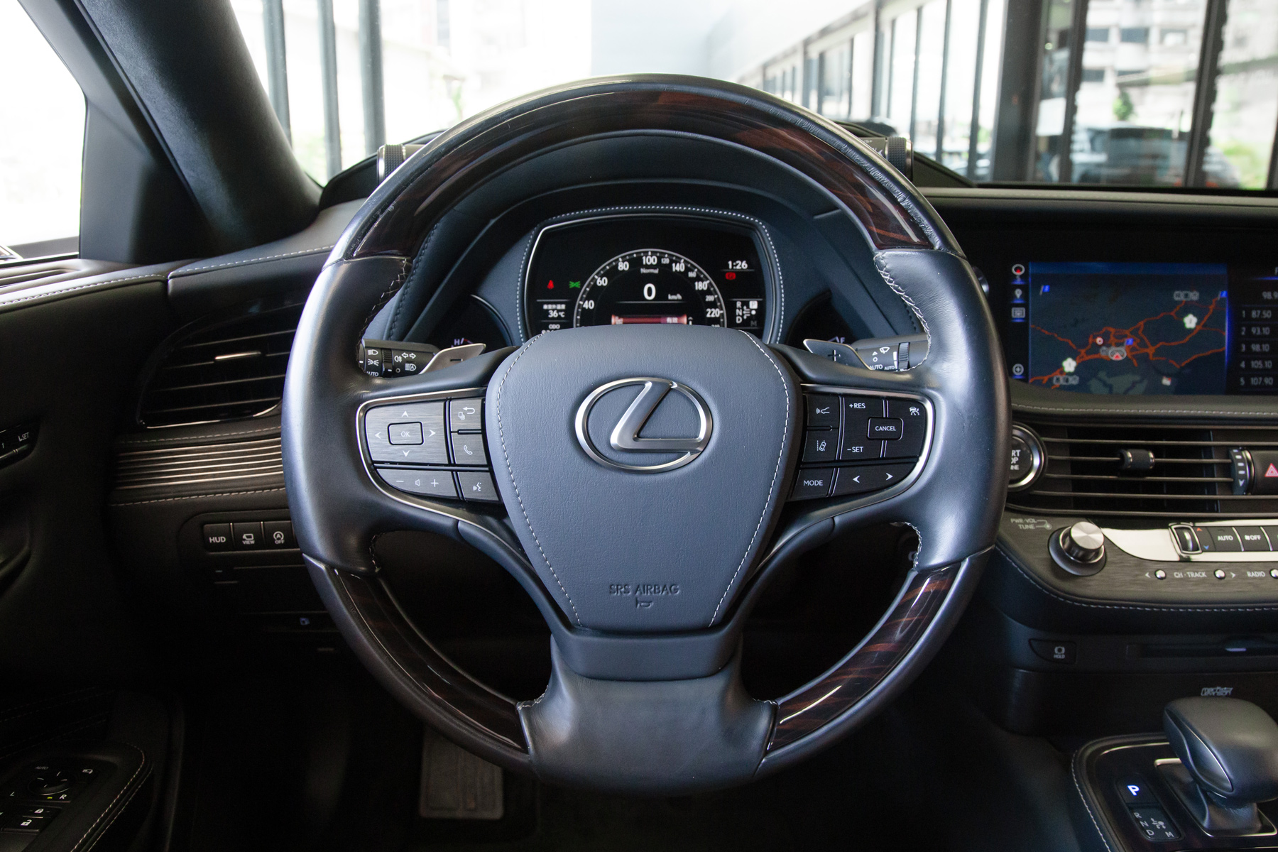 Lexus LS