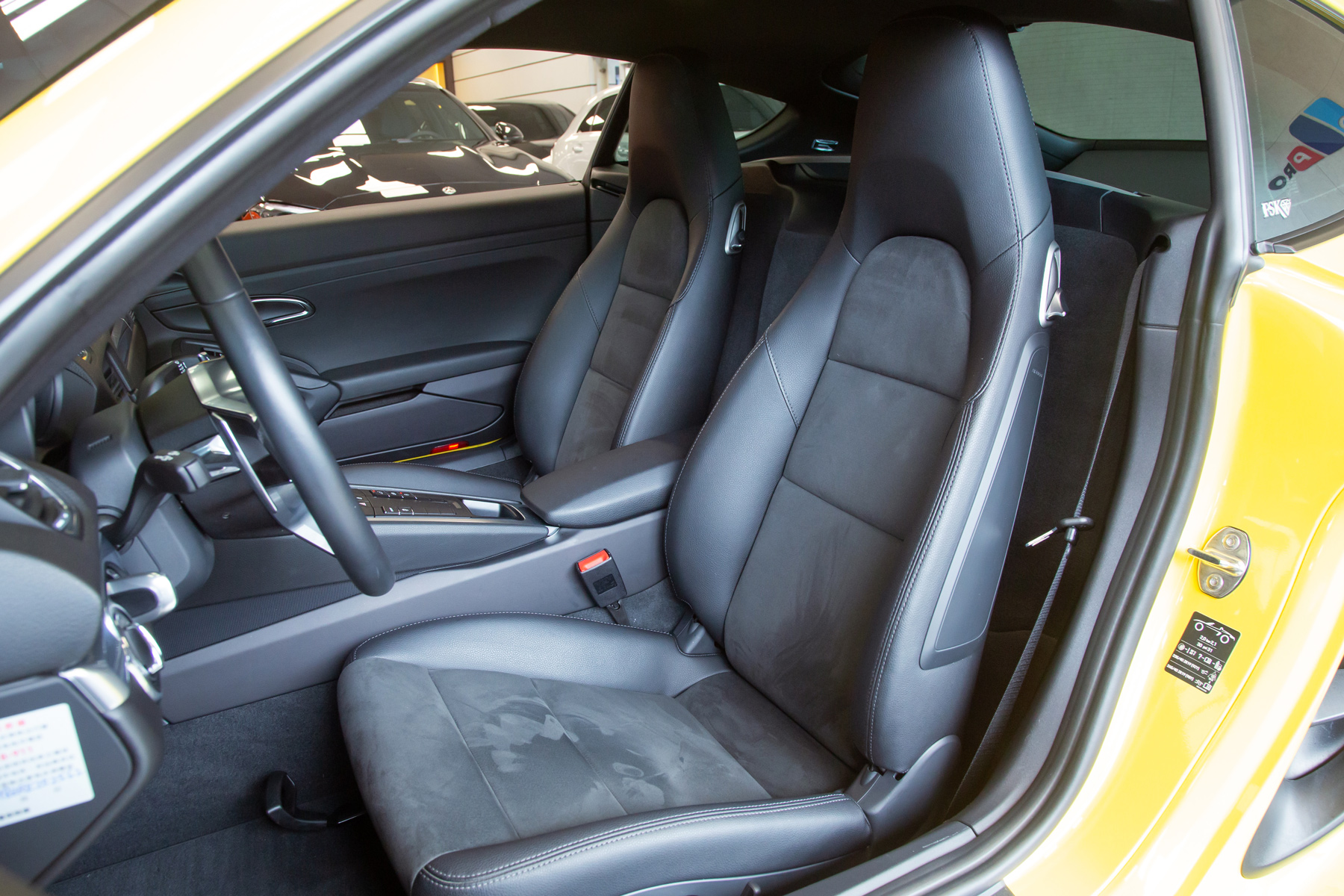 Porsche 718 Cayman