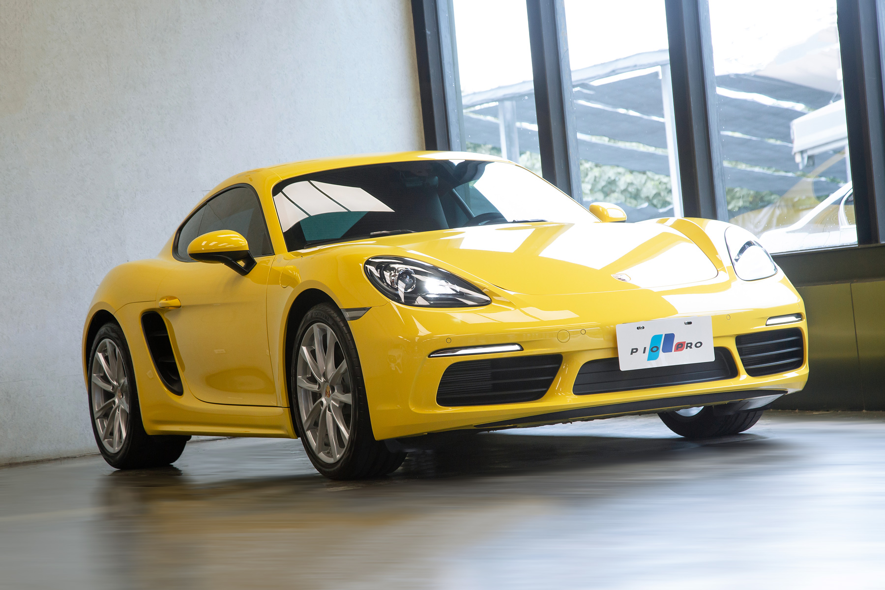 Porsche 718 Cayman