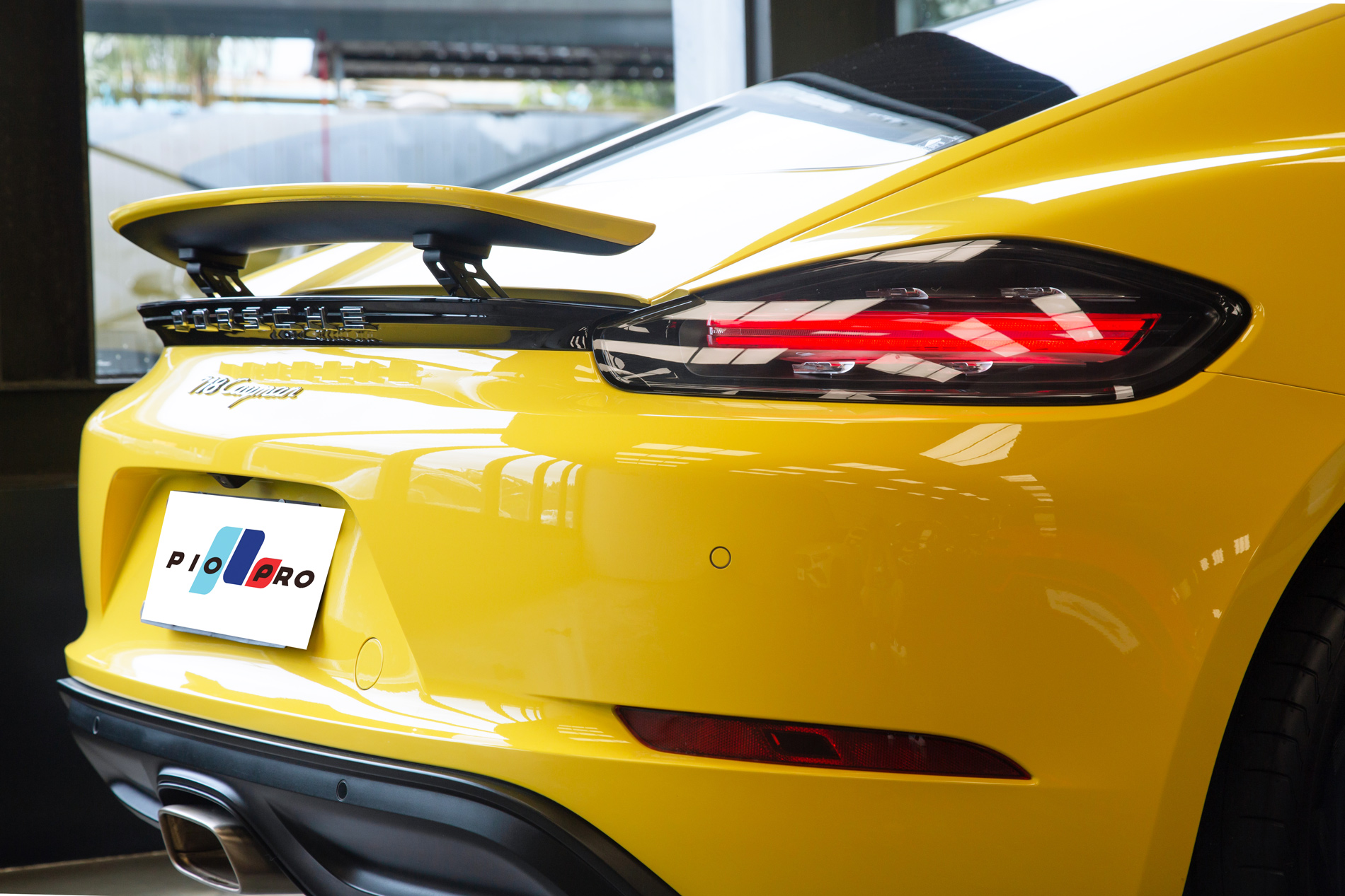 Porsche 718 Cayman
