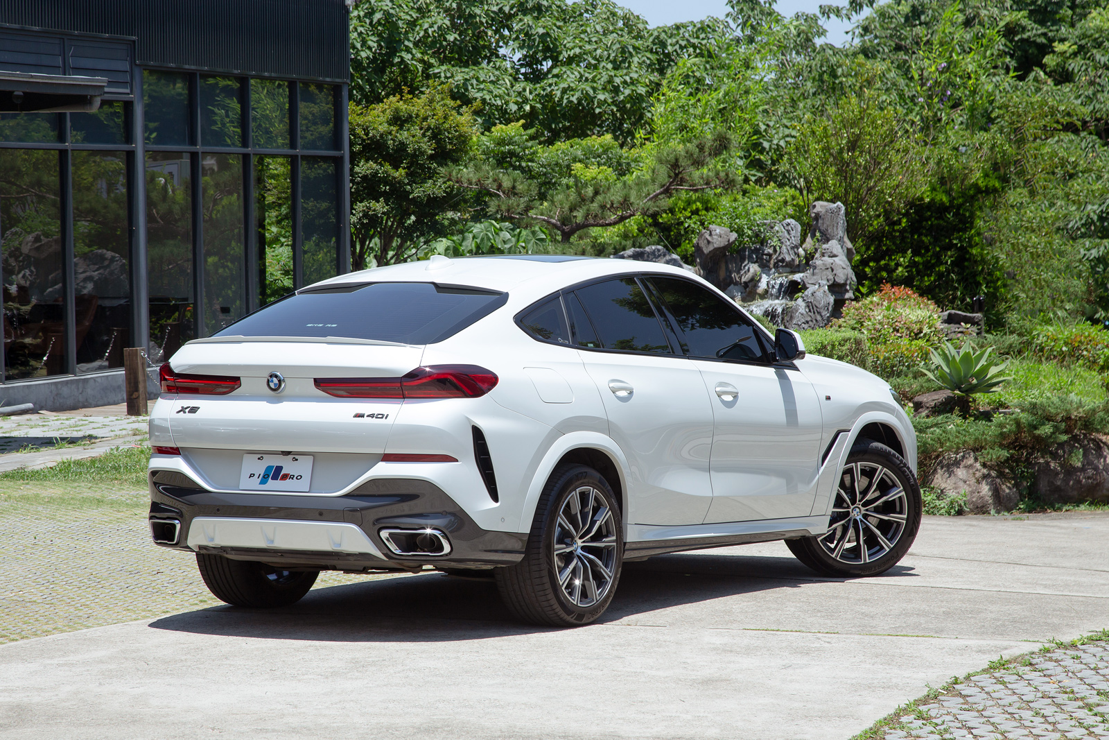 BMW xDrive40i