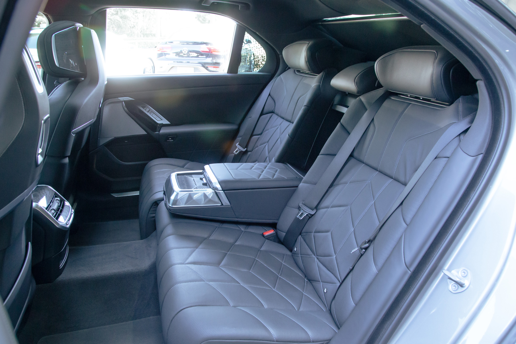 BMW 740i