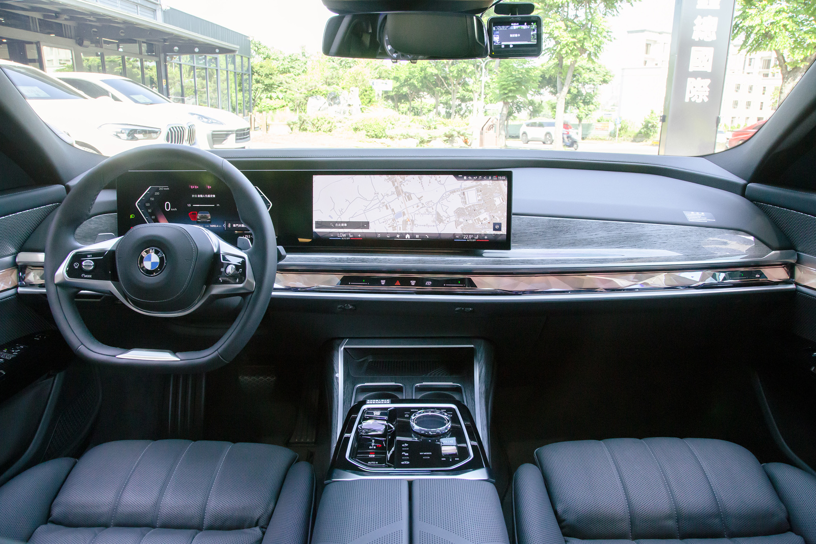 BMW 740i