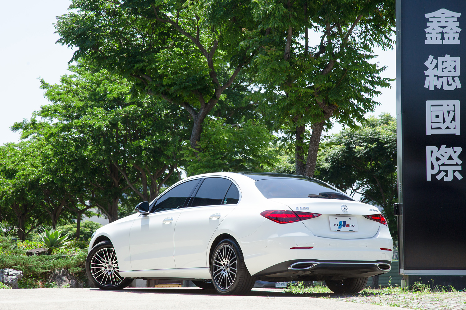 Mercedes-Benz C200