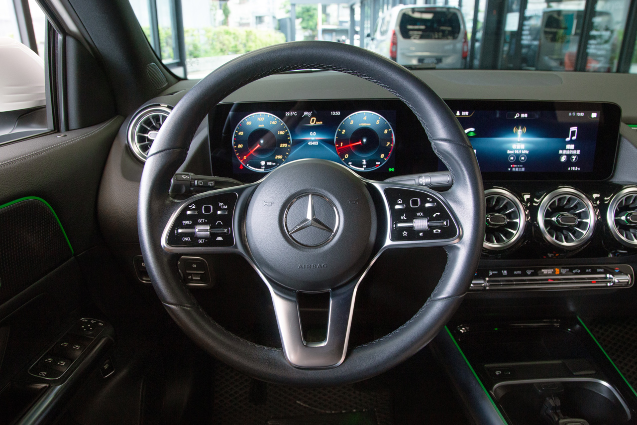 Mercedes-Benz GLA 180
