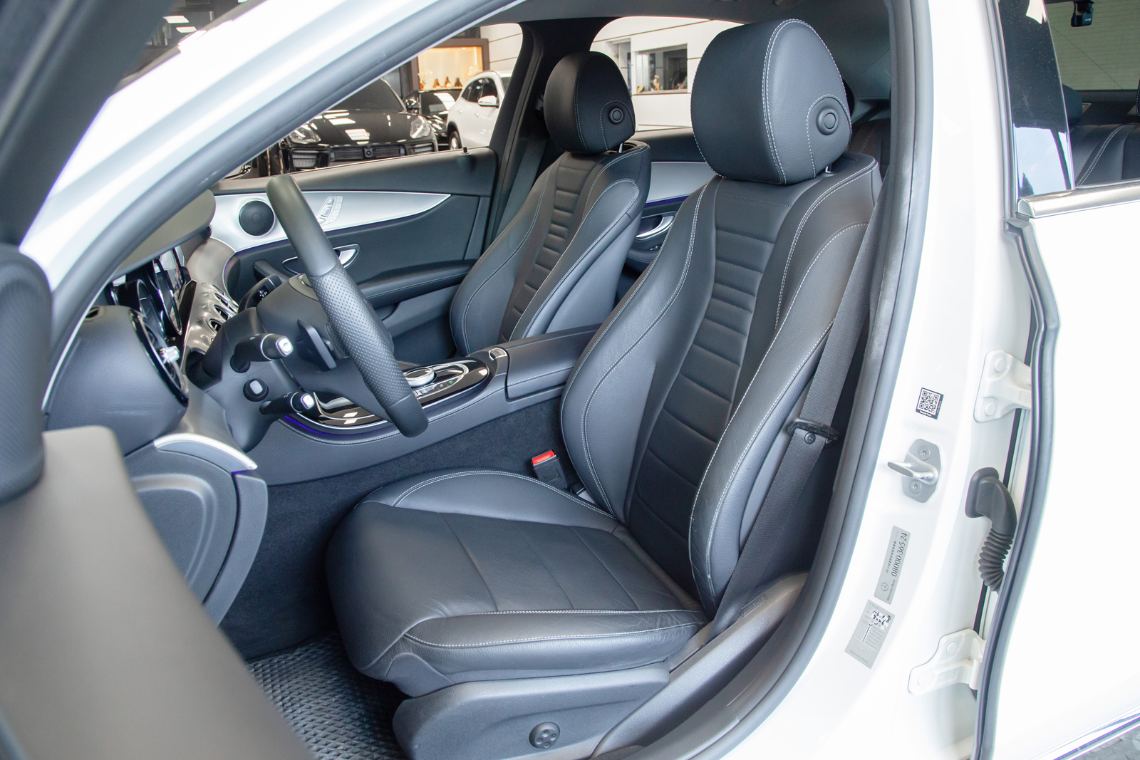 Mercedes-Benz E200