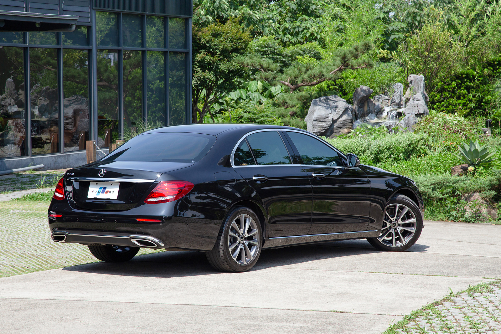 Mercedes-Benz E250