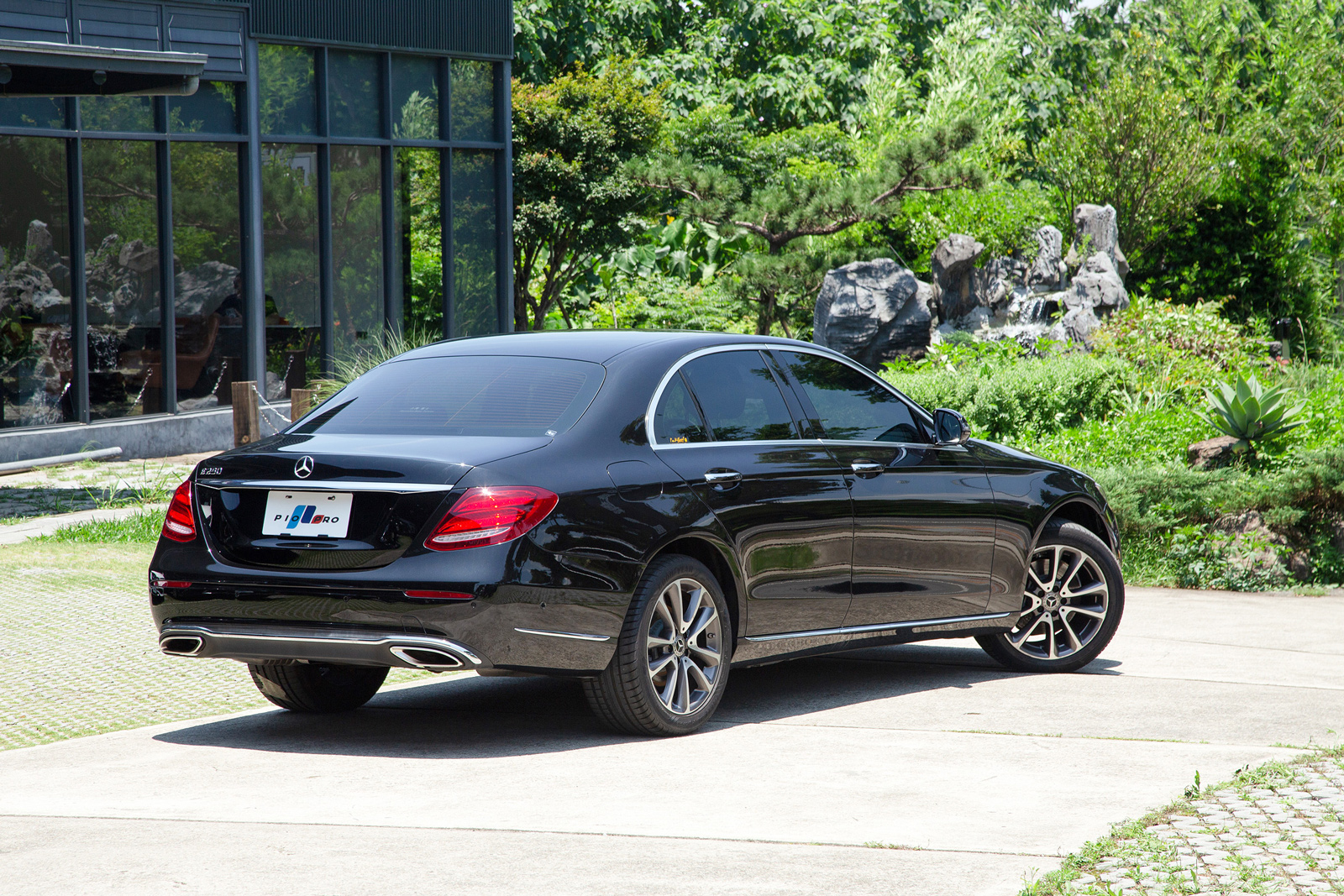 Mercedes-Benz E250