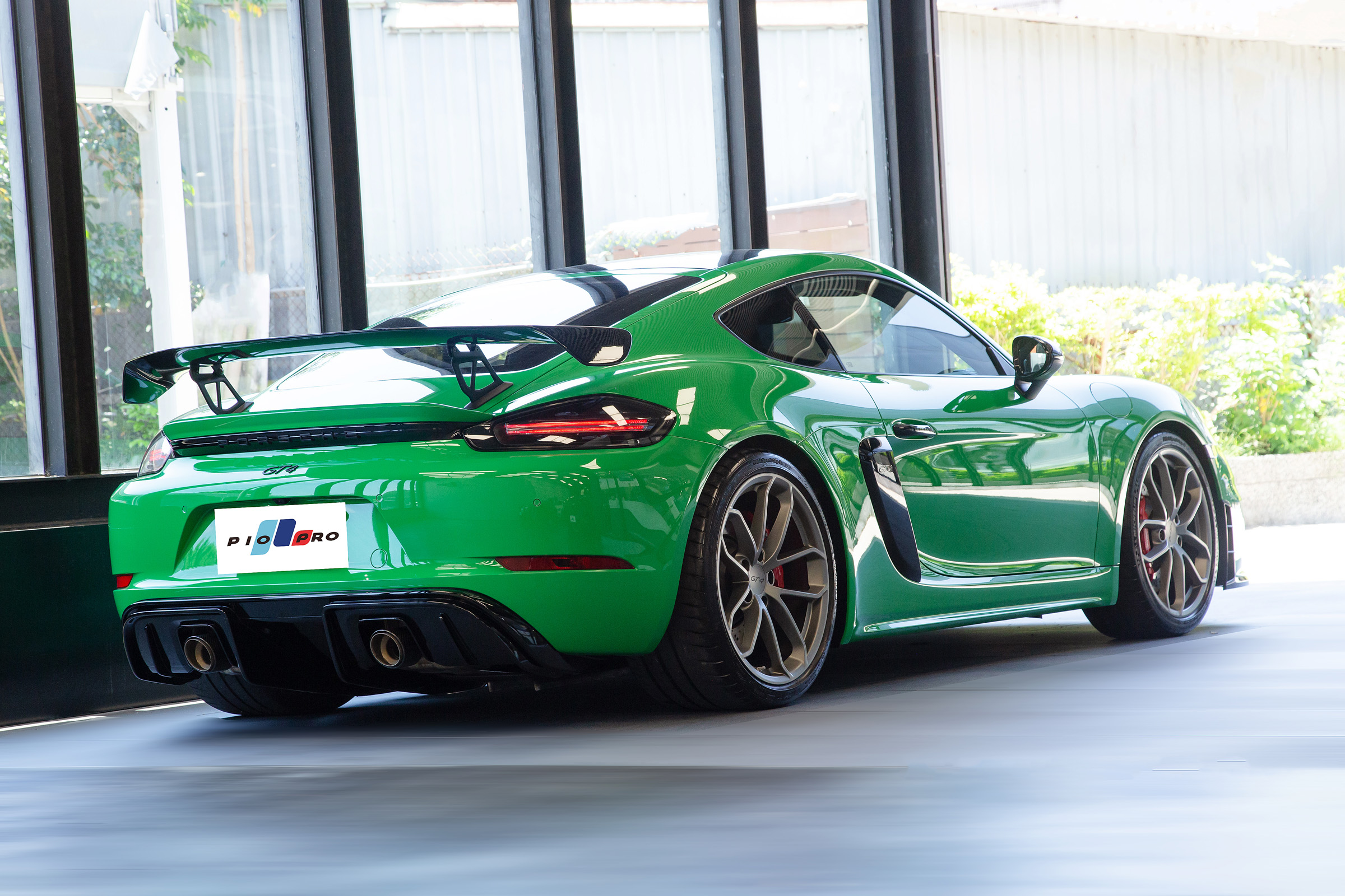 Porsche 718 Cayman