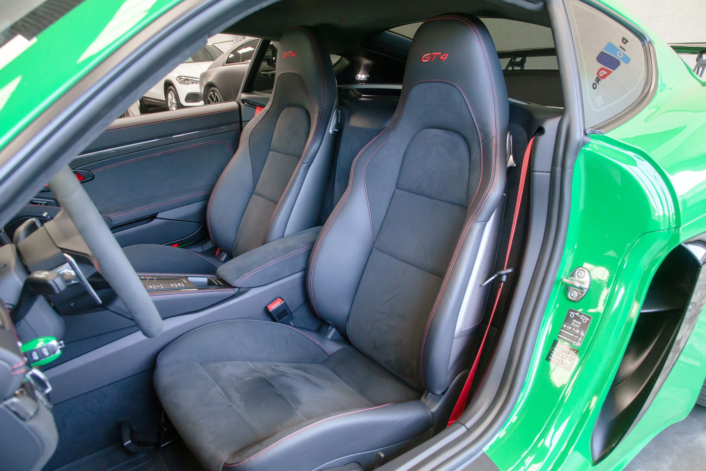 Porsche 718 Cayman