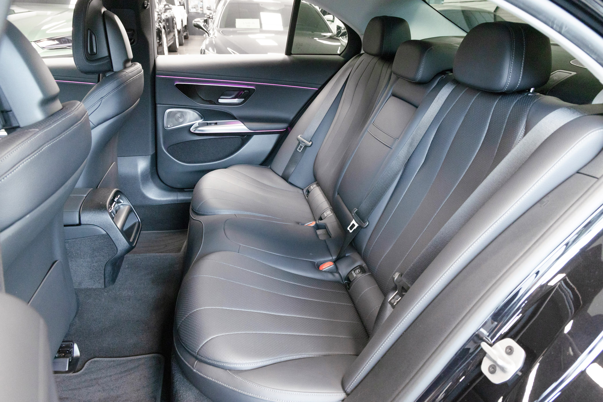 Mercedes-Benz E200