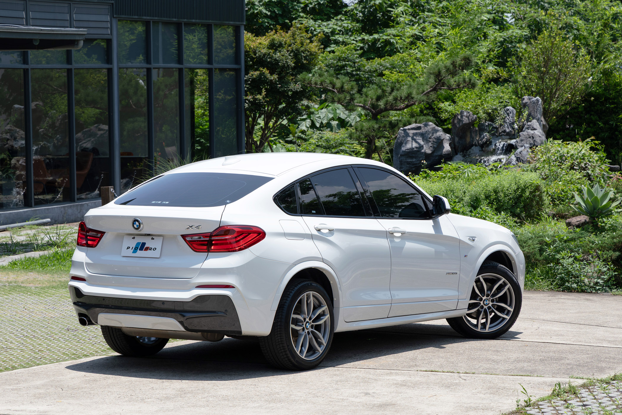 BMW xDrive20i M Sport