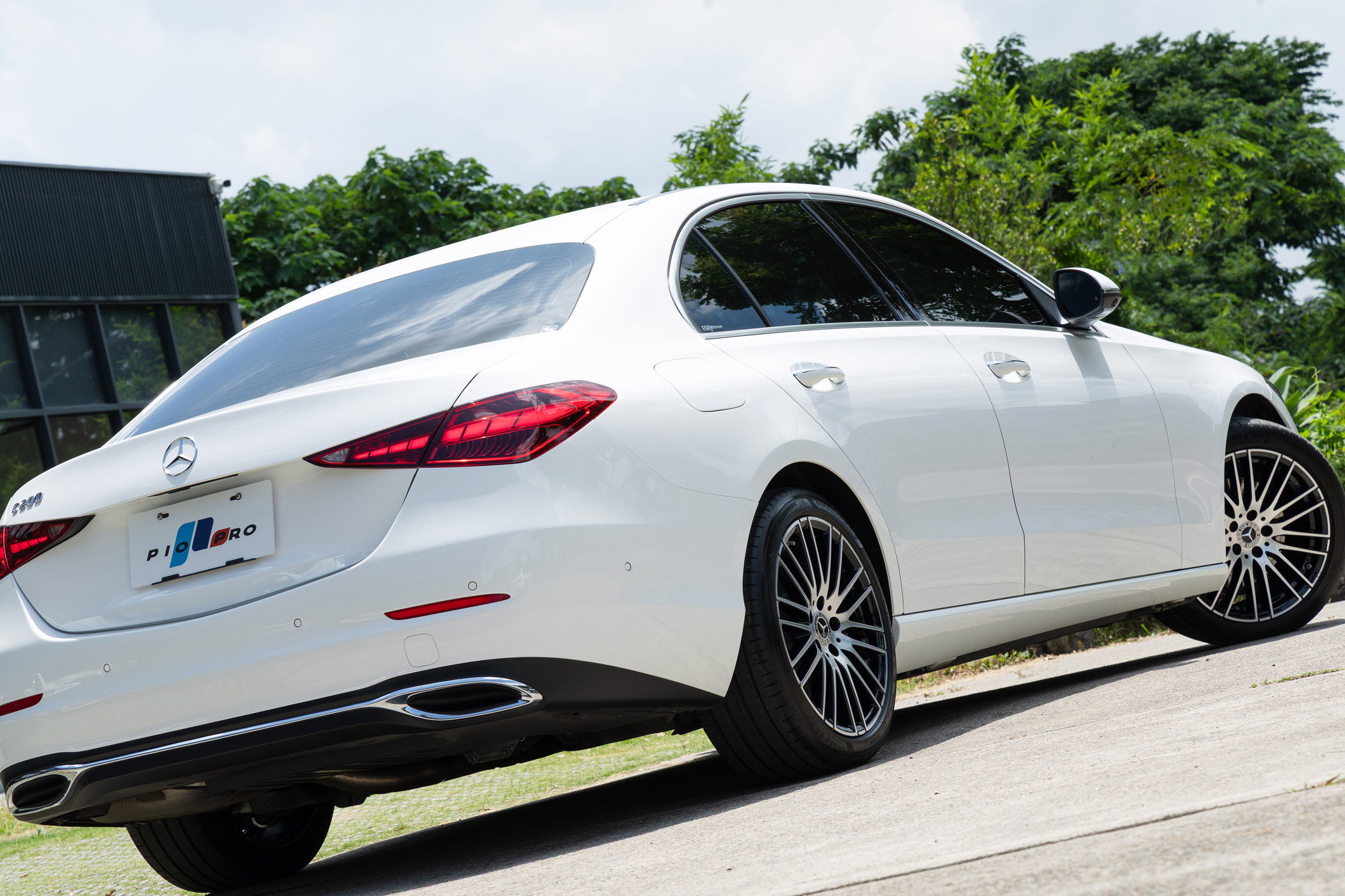 Mercedes-Benz C200